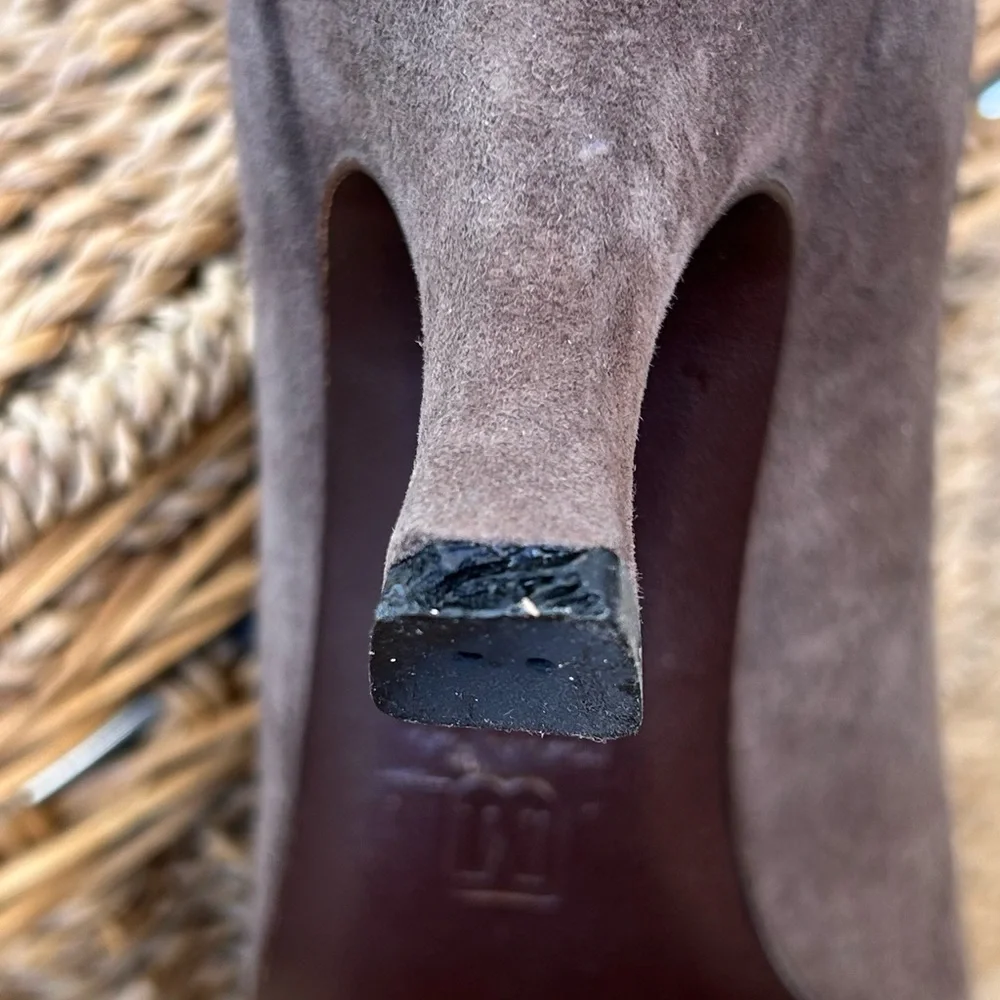 Bruno Magli‎ Suede Mid-Size Heel Pumps Size 6.5